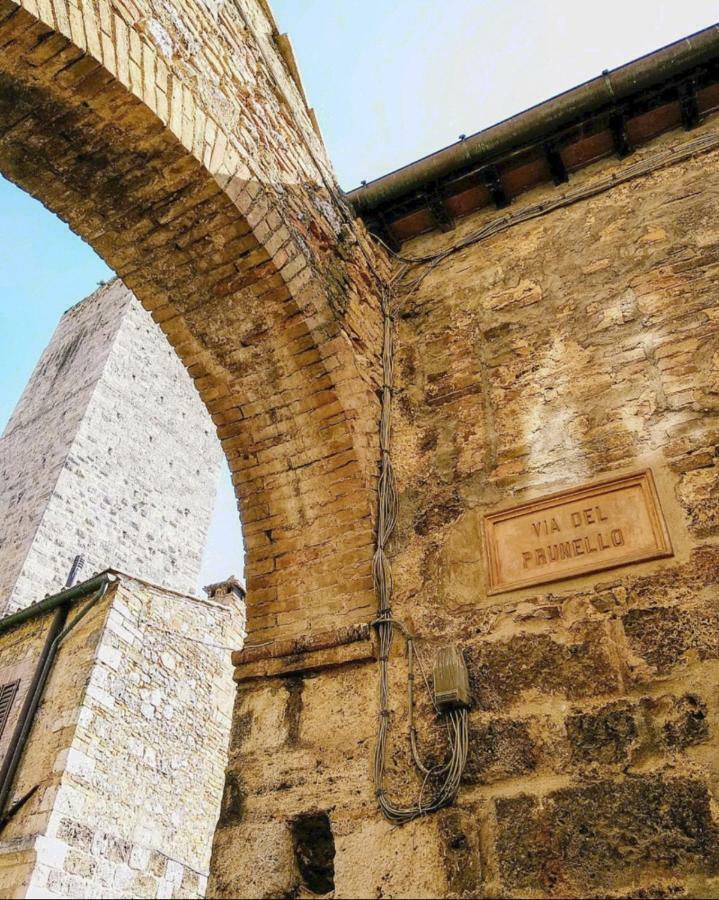 Il Prunello - Una Casa Tra Le Torri San Gimignano Extérieur photo
